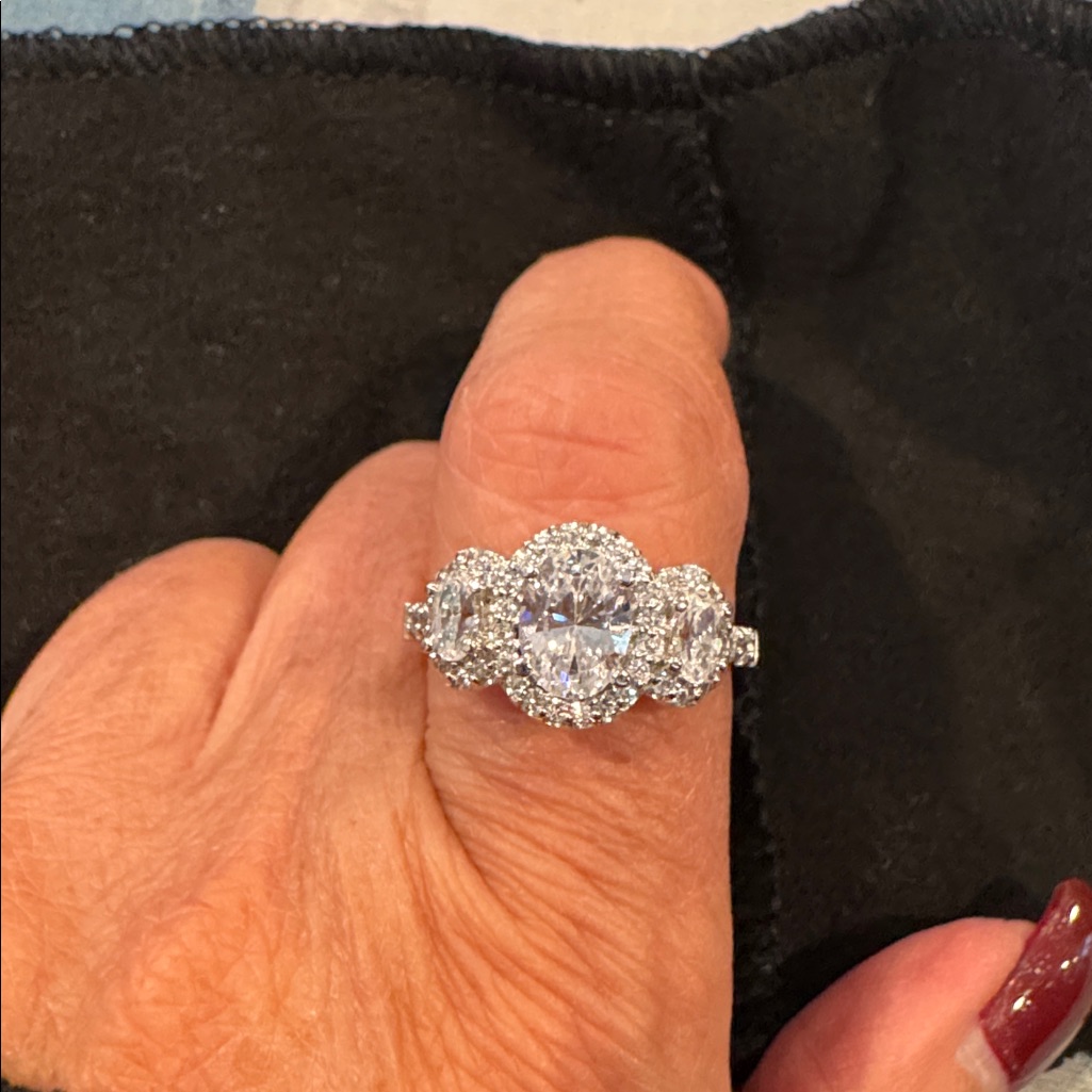 Qvc Silver And White Gemstone Ring 50$